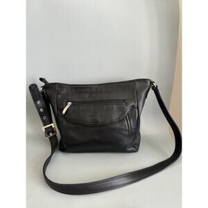 STONE MOUNTAIN Black LEATHER CROSSBODY SHOULDER BAG PURSE Silver hardware